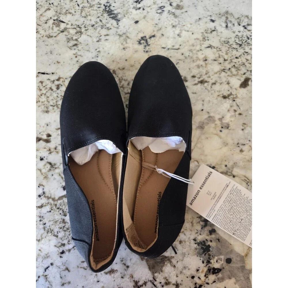 Amazon Essentials Women’s Black Slip-On Flats Round Toe Rubber Outsole